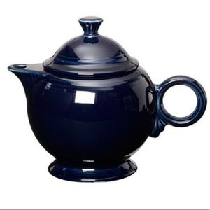 Fiesta Cobalt Blue 44 ounce ring handle Teapot